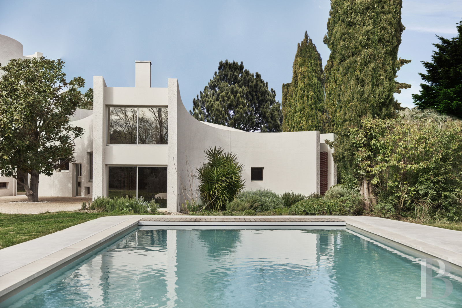 An architect-designed villa built in the 1970s near Arles, in Bouches-du-Rhône - photo  n°32